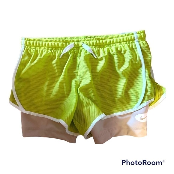 NIKE Girls' Dri-Fit Tempo 2-In-1 Training Shorts - Picture 6 of 7